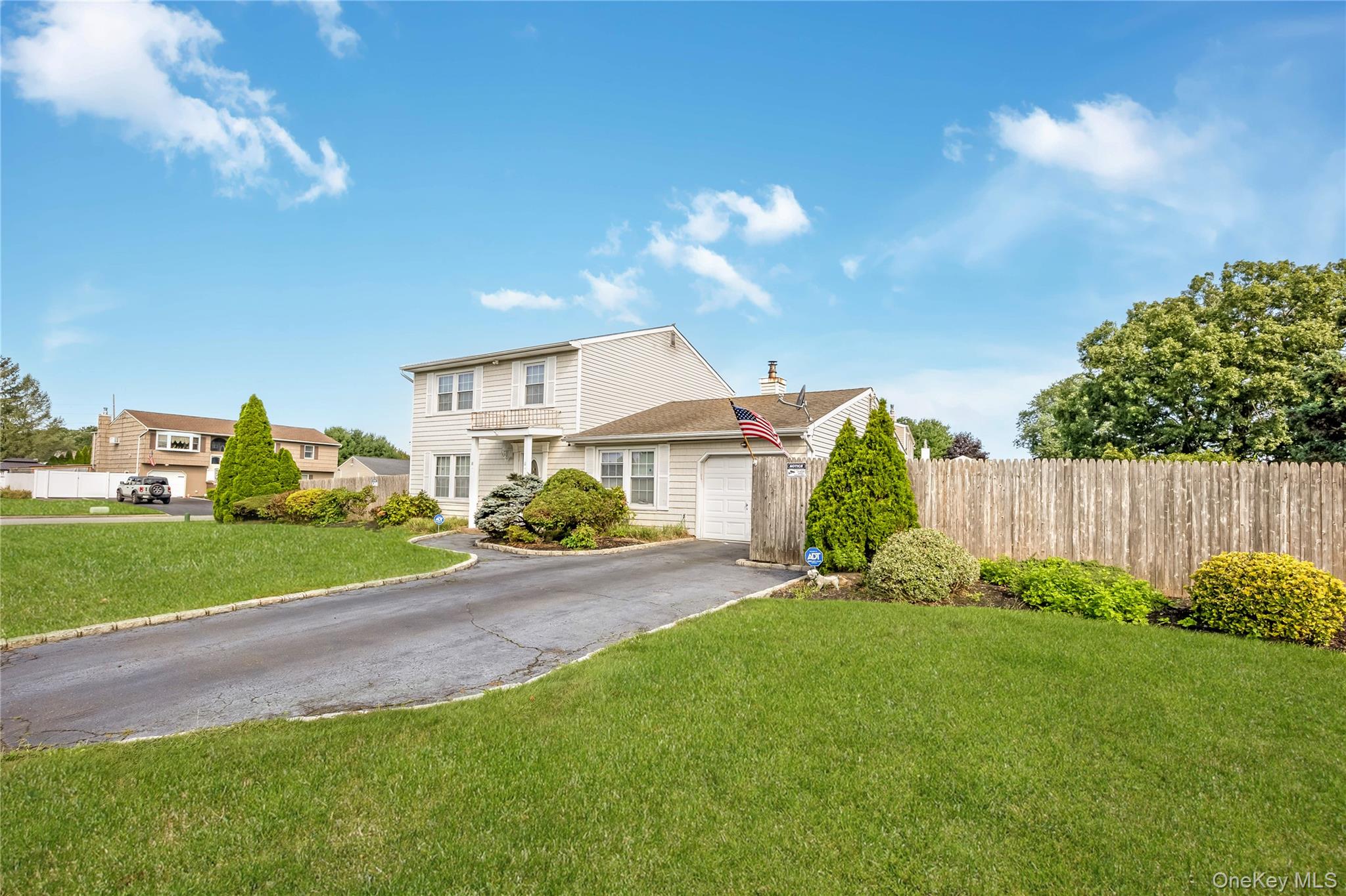 11 Shade Tree Lane Property Photo 3