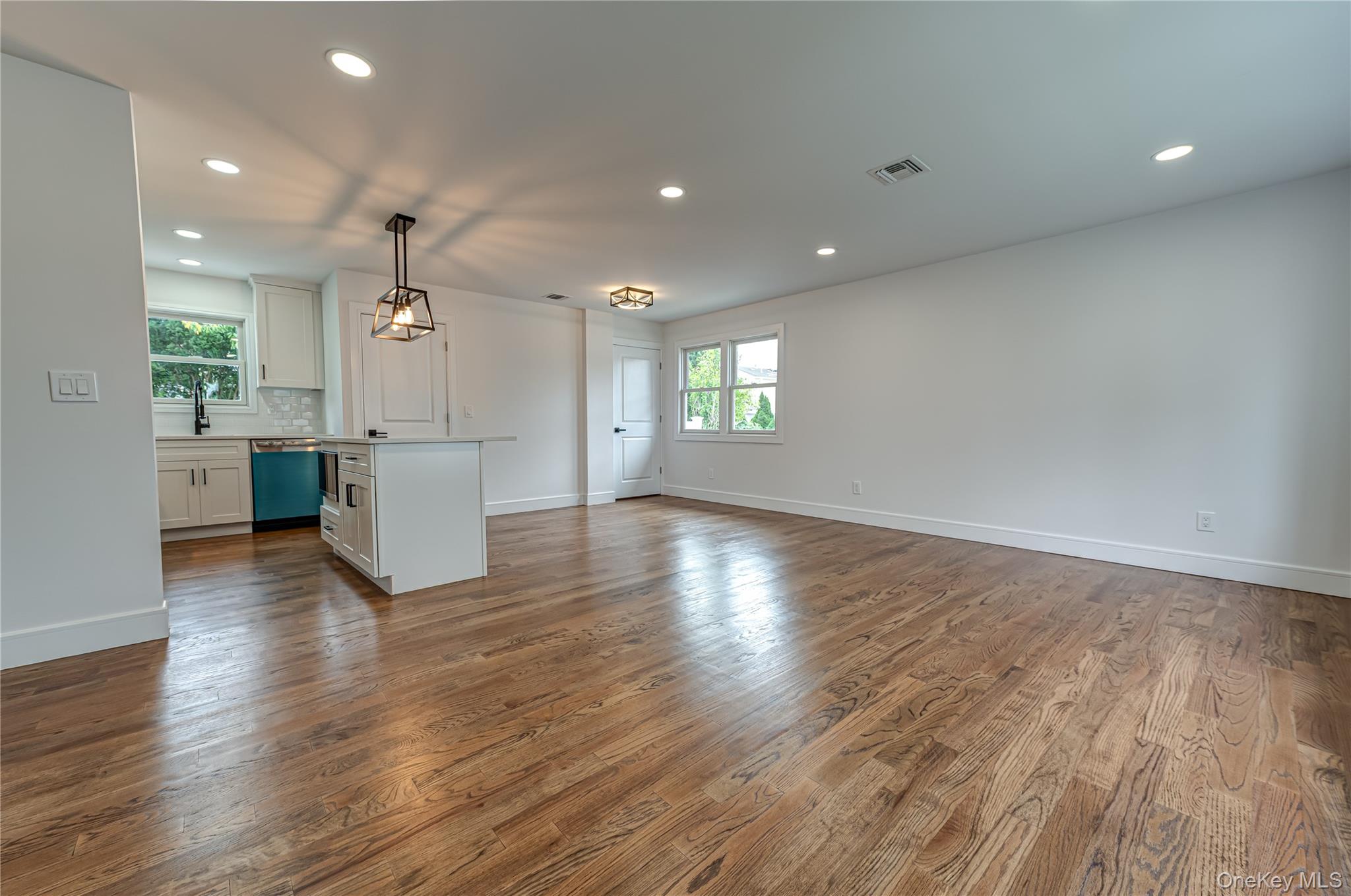 146 8th Street Property Photo 4