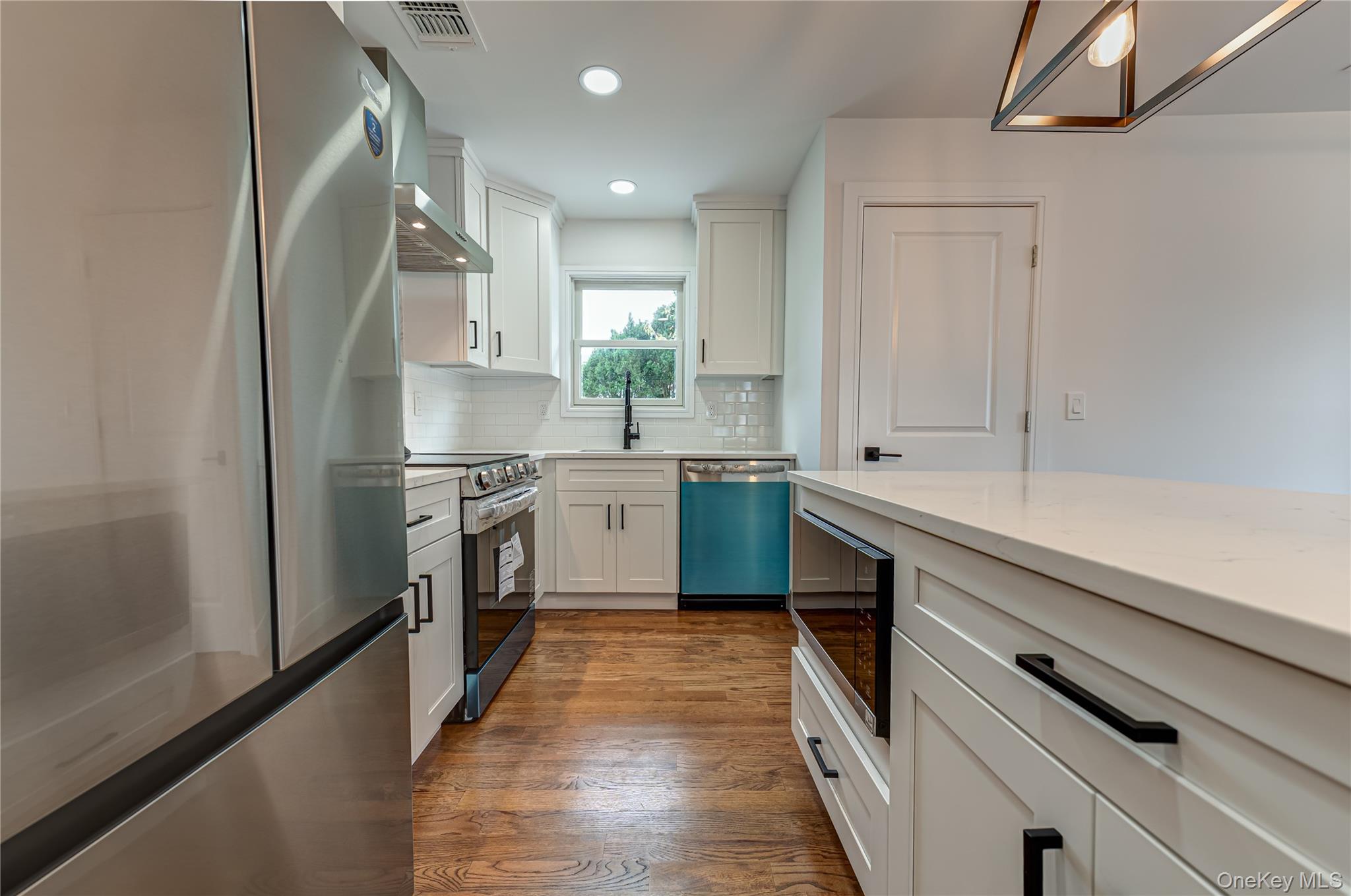 146 8th Street Property Photo 7