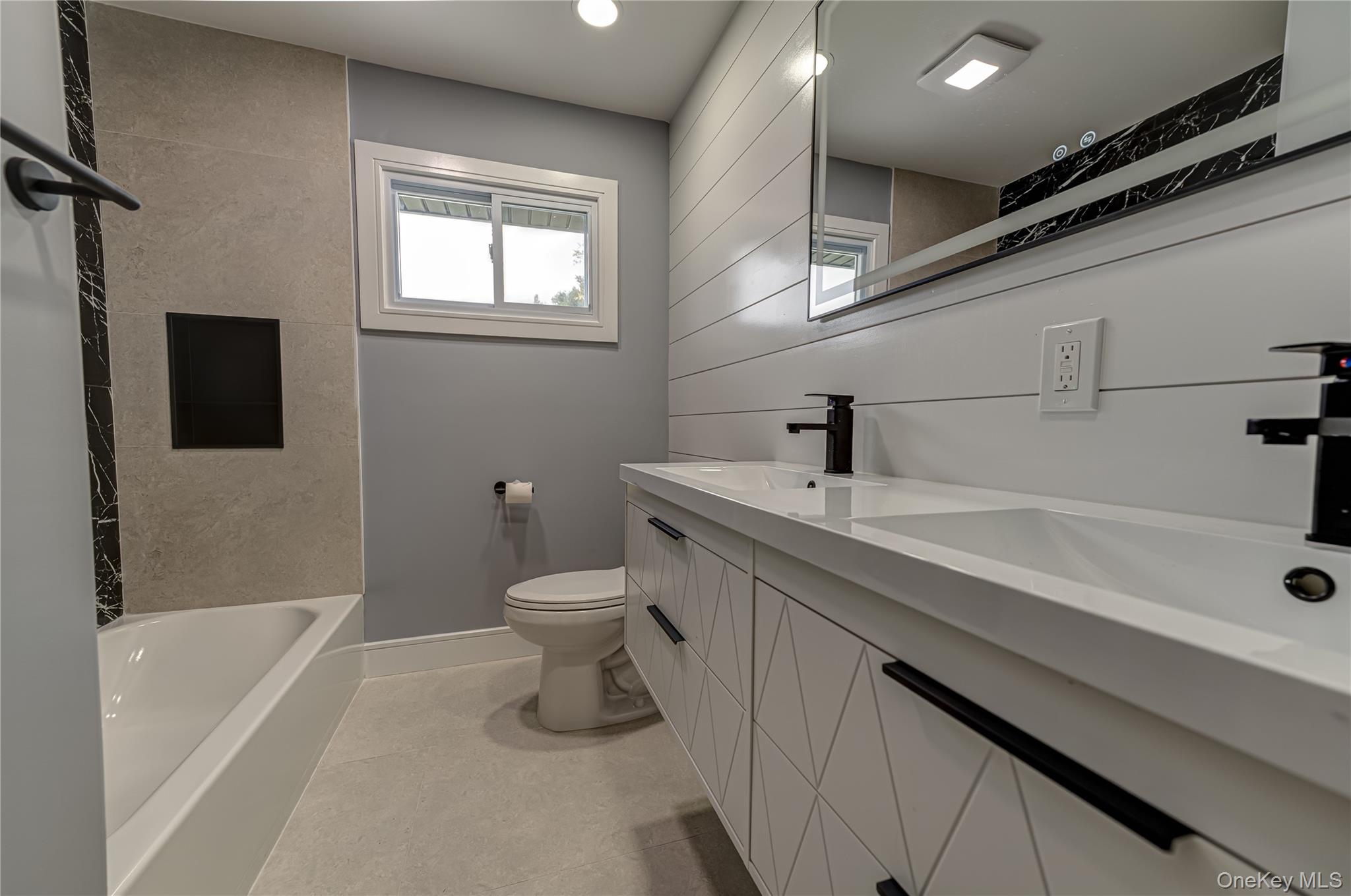 146 8th Street Property Photo 9