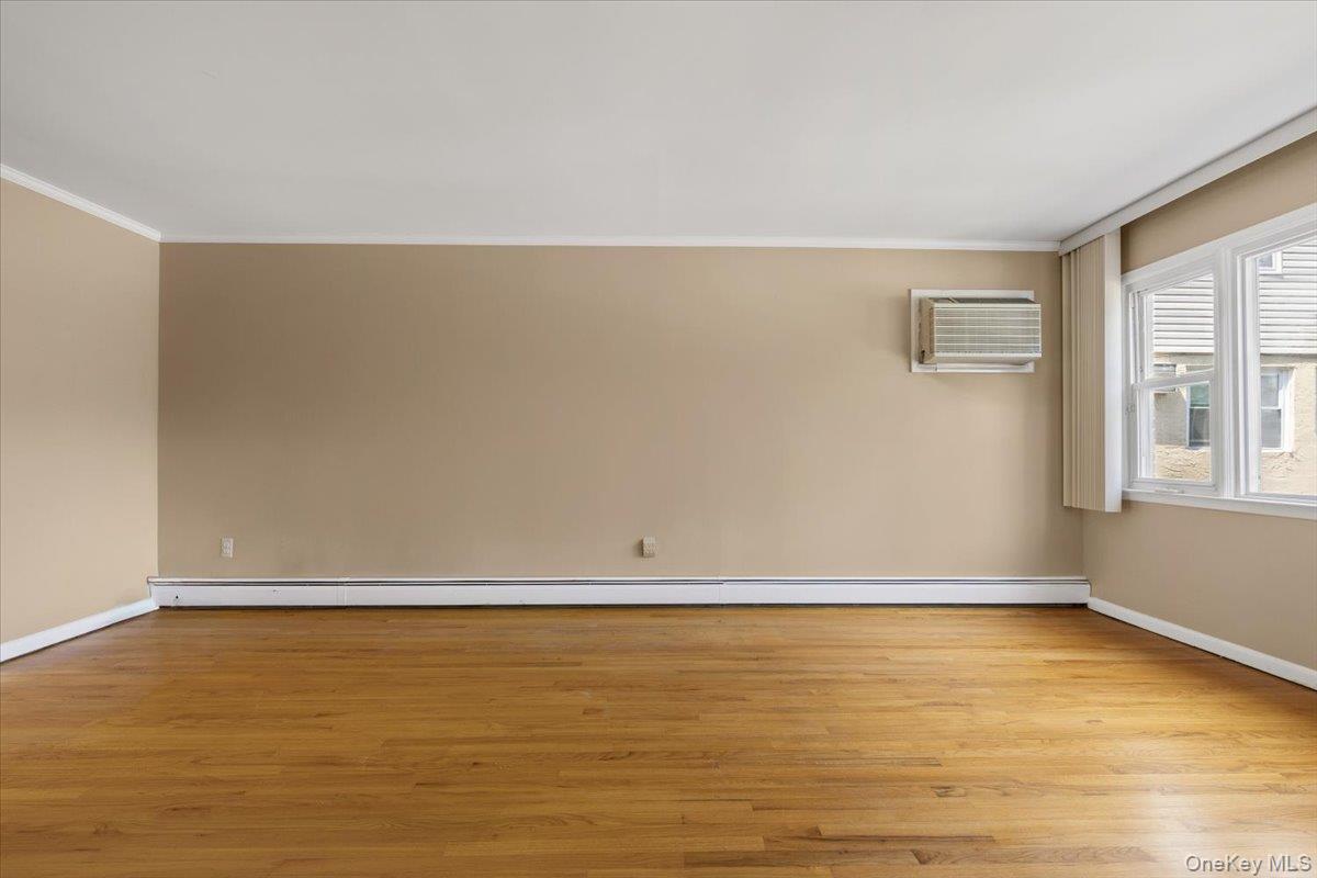 1098 Midland Avenue Property Photo 6