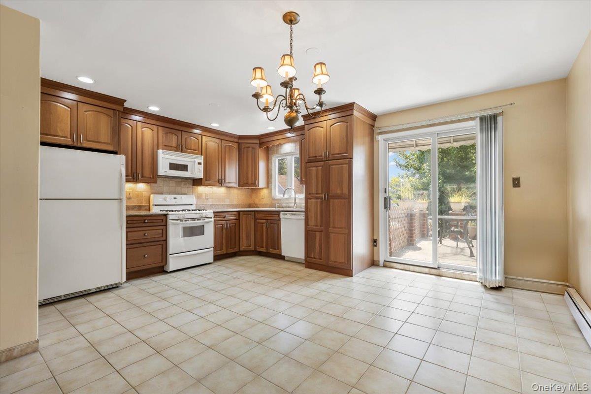 1098 Midland Avenue Property Photo 11