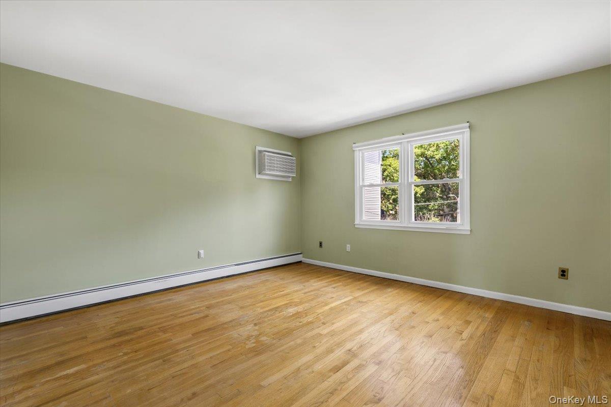 1098 Midland Avenue Property Photo 17