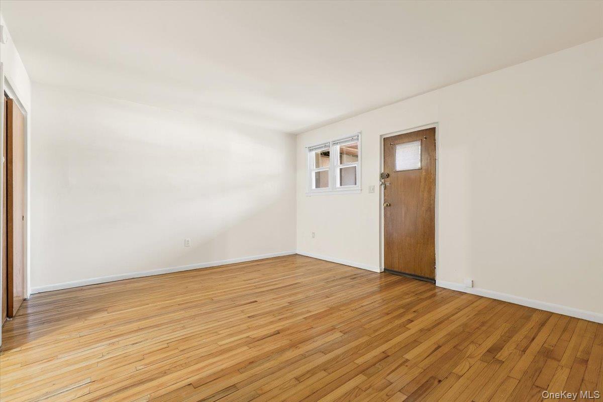 1098 Midland Avenue Property Photo 22
