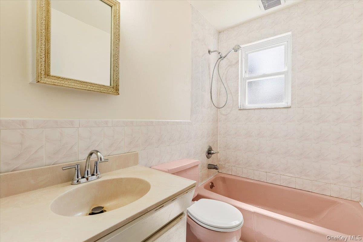 1098 Midland Avenue Property Photo 28
