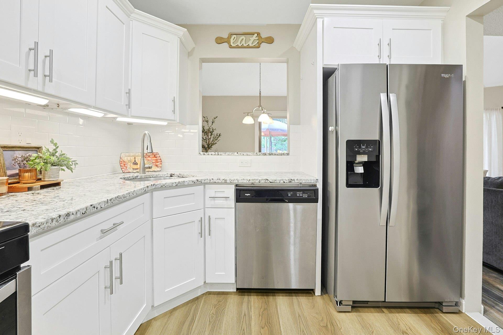 195 Treetop Circle Property Photo 4