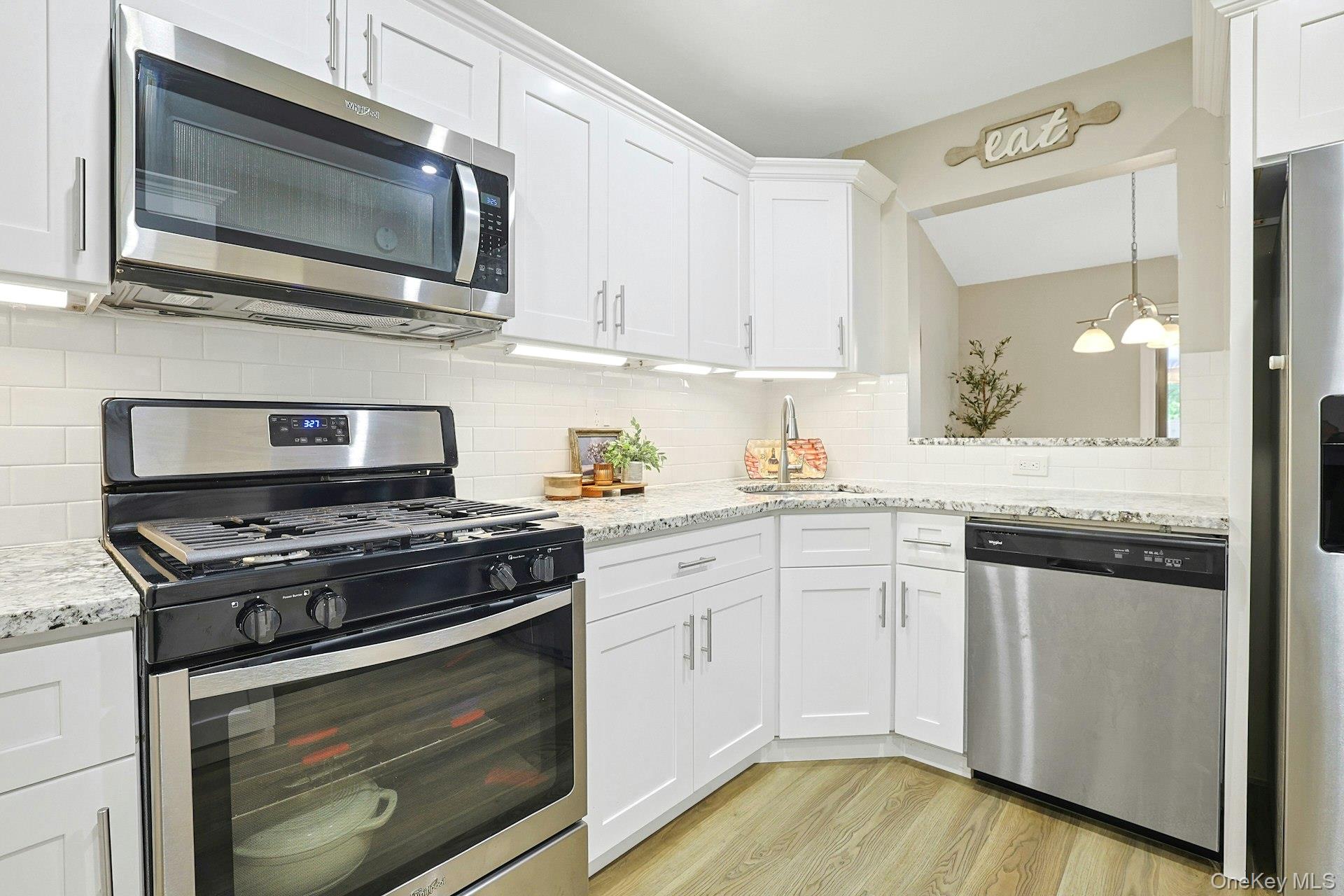 195 Treetop Circle Property Photo 6