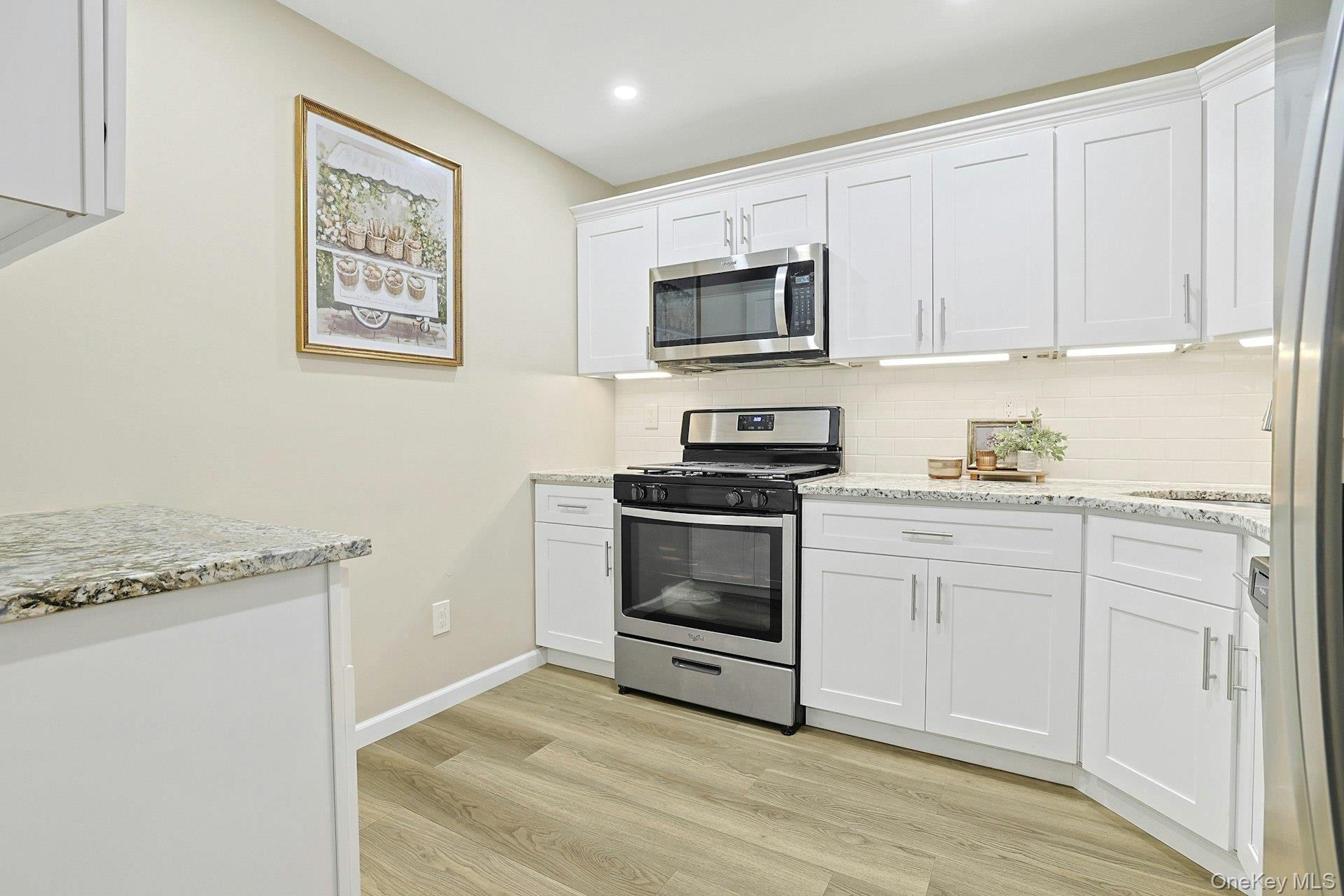 195 Treetop Circle Property Photo 7