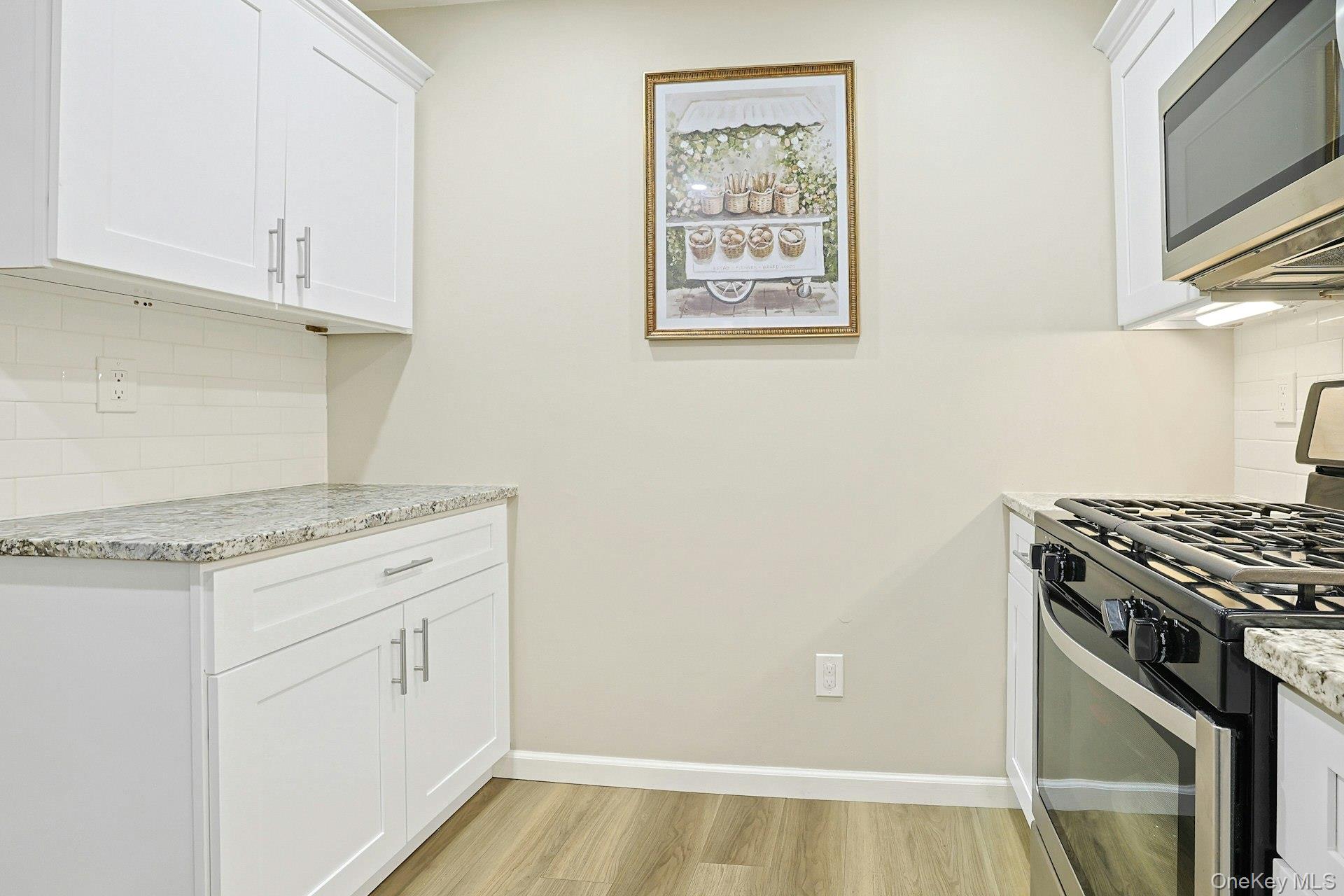 195 Treetop Circle Property Photo 8