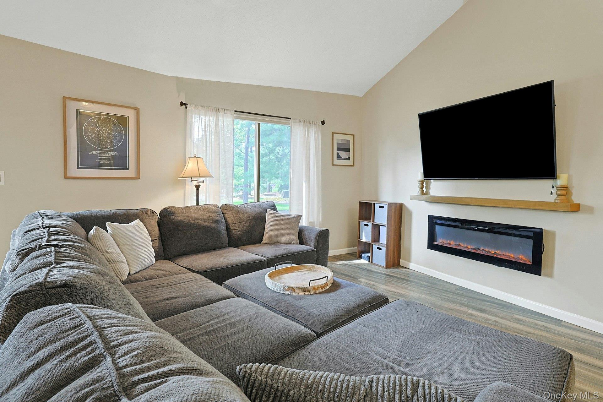 195 Treetop Circle Property Photo 11