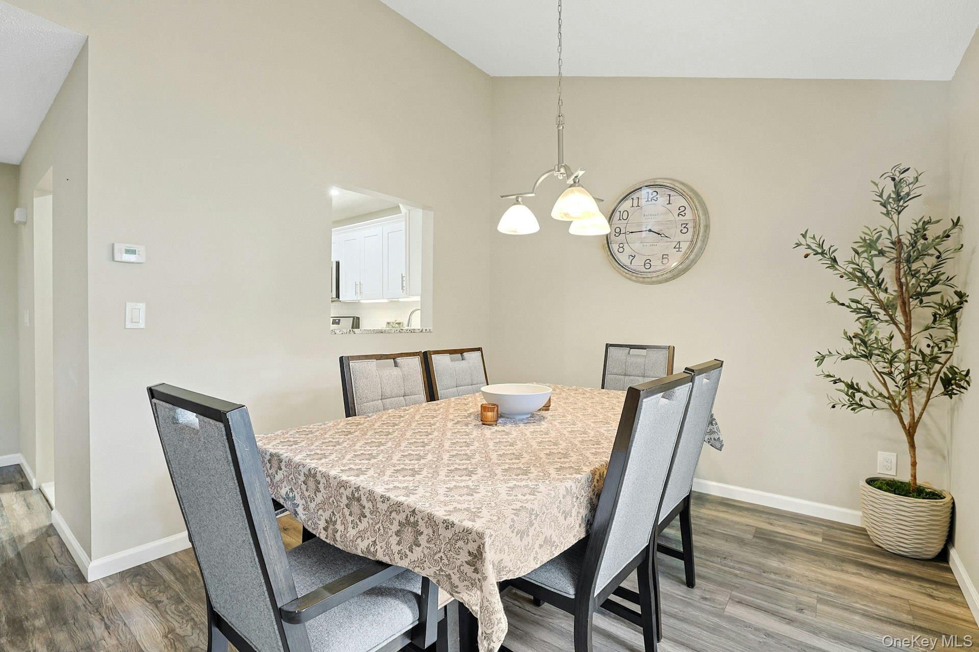 195 Treetop Circle Property Photo 13