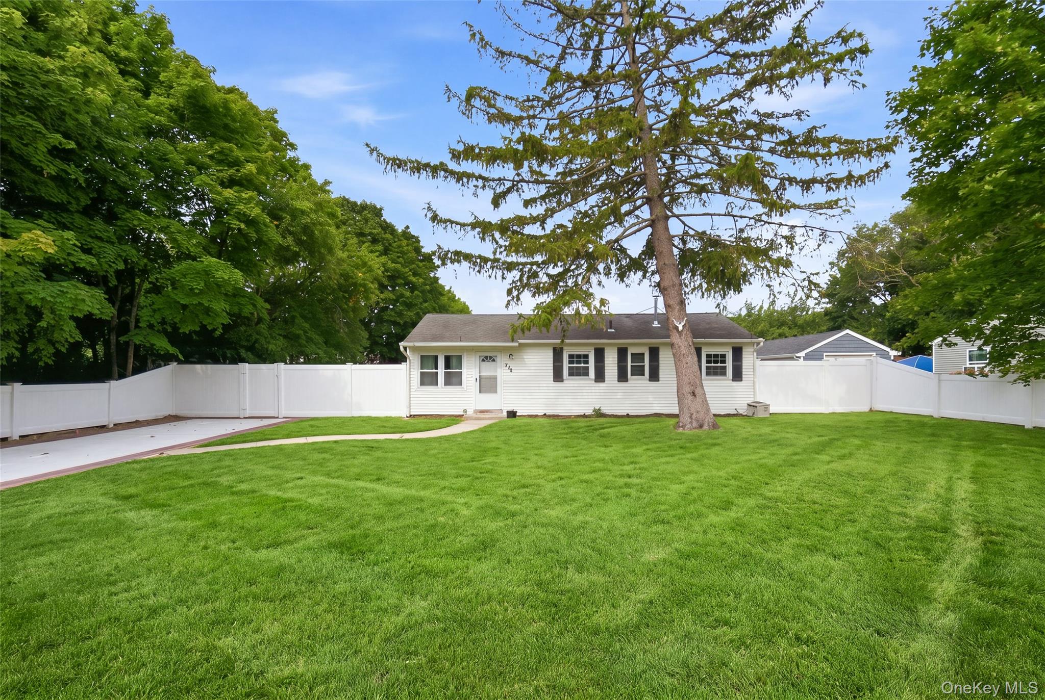 710 Bourdois Avenue Property Photo 3