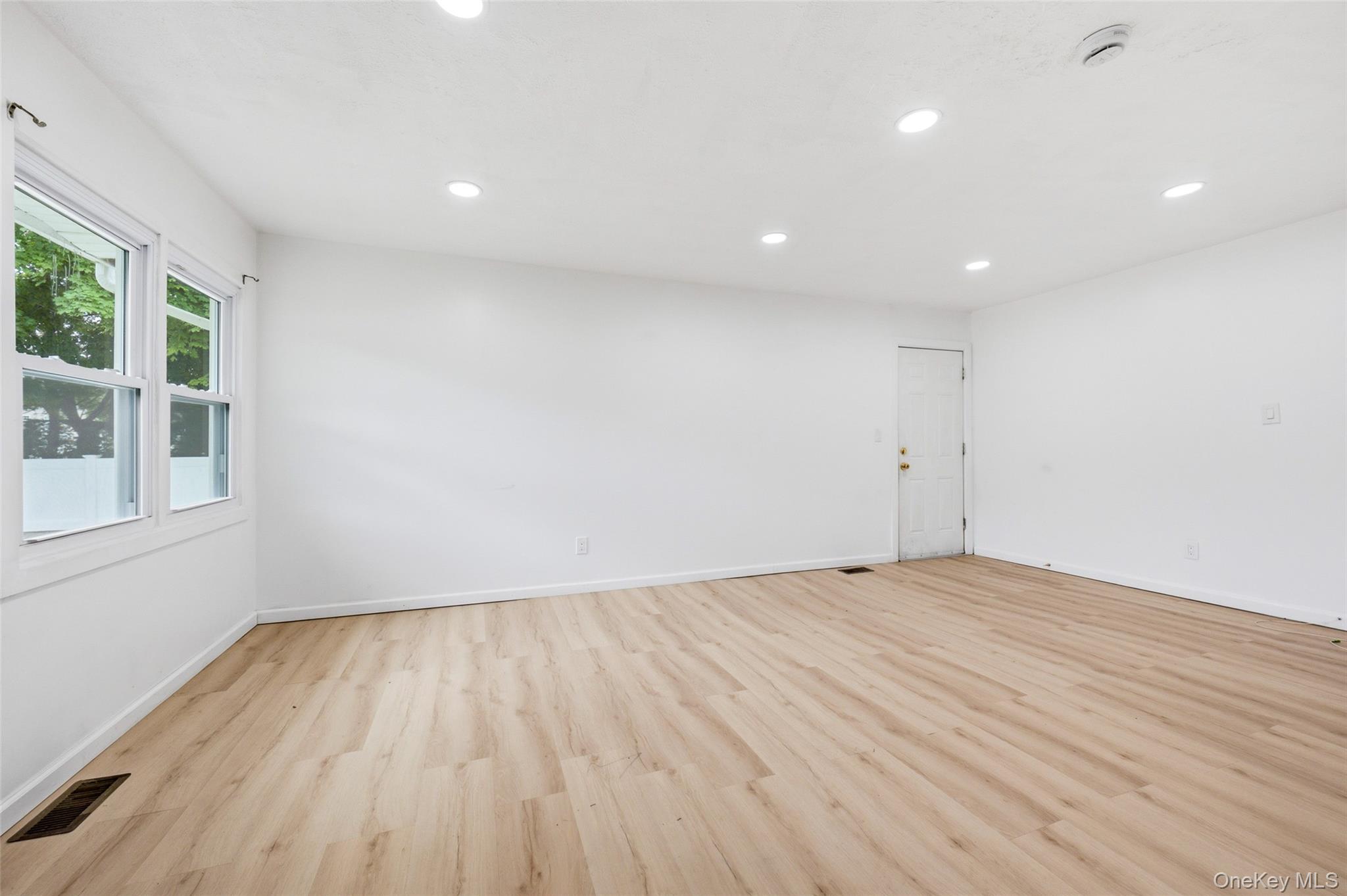 710 Bourdois Avenue Property Photo 6