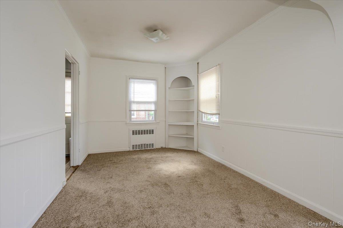 364 E Broadway Middle Property Photo 7
