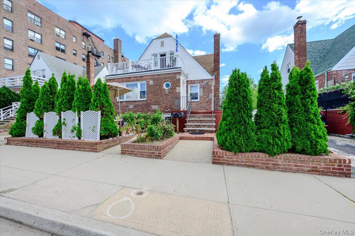 364 E Broadway Middle Property Photo 15