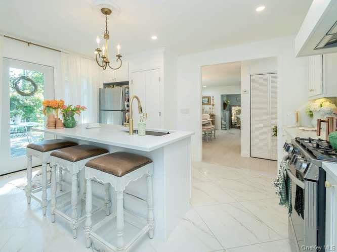 9 Robert Road Property Photo 15