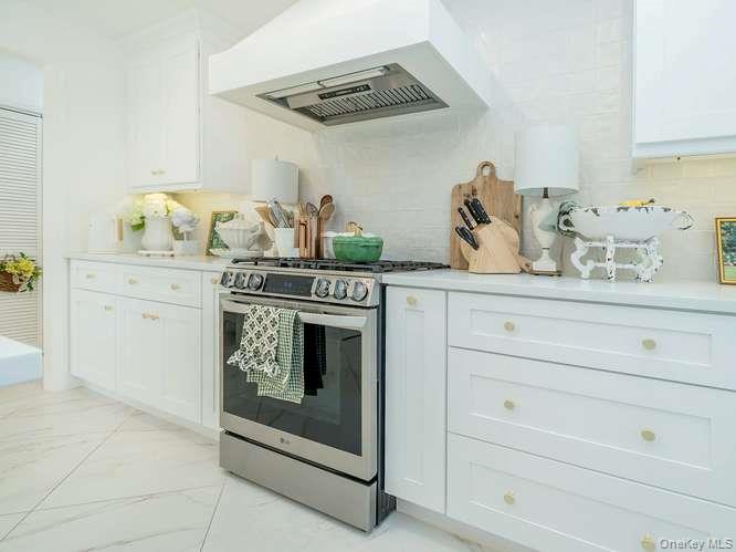 9 Robert Road Property Photo 18