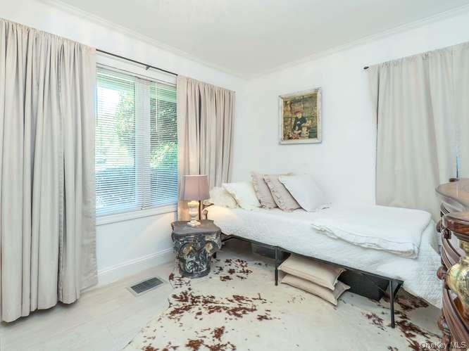 9 Robert Road Property Photo 21