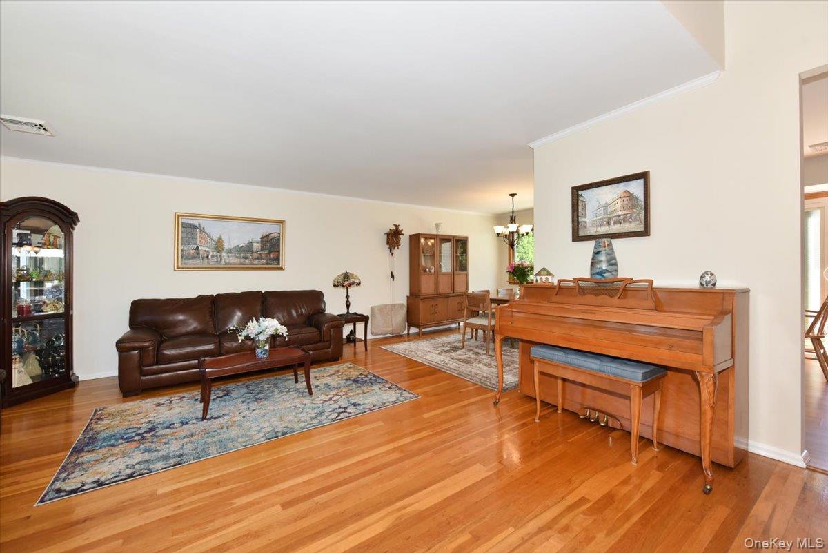 70 Glenwood Road Property Photo 6