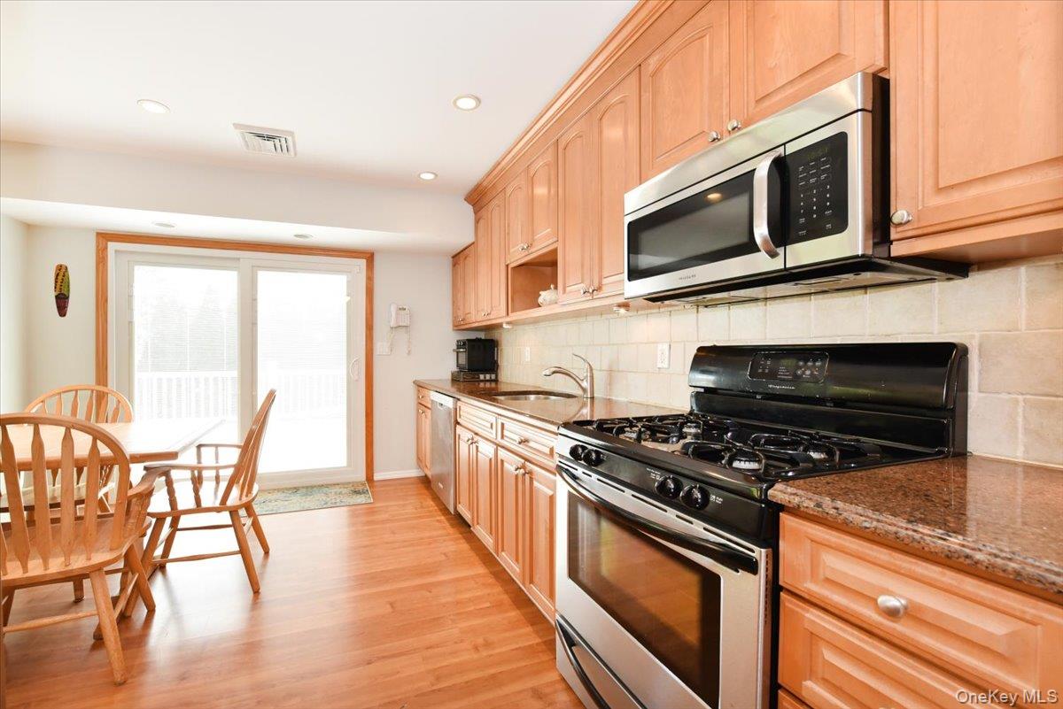 70 Glenwood Road Property Photo 13