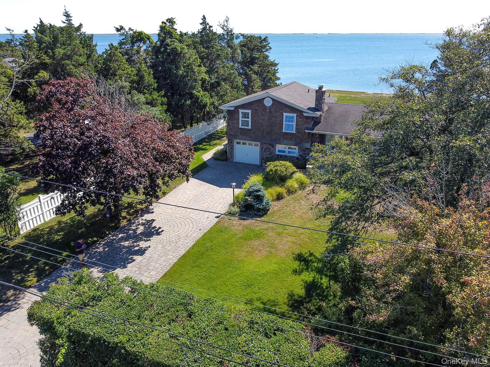 8 Bay Road Property Photo 1