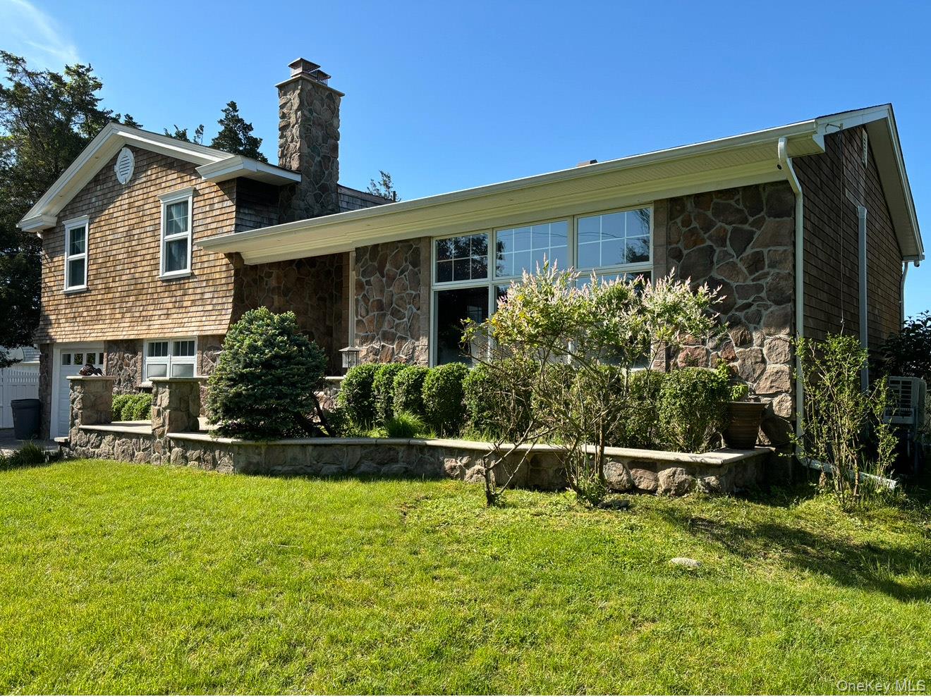 8 Bay Road Property Photo 2