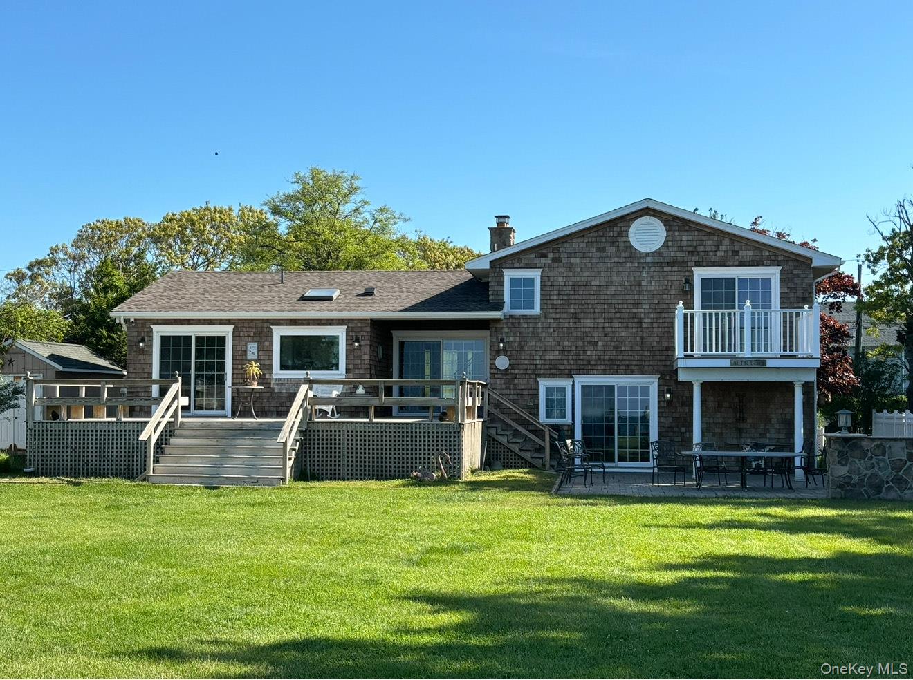 8 Bay Road Property Photo 4