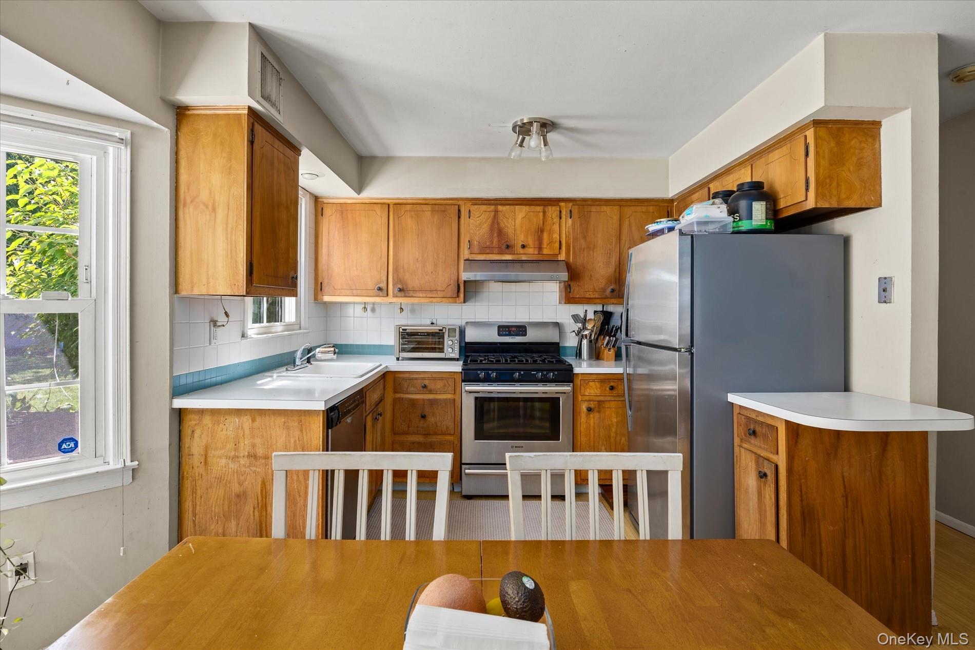 9 Charlemagne Drive Property Photo 11