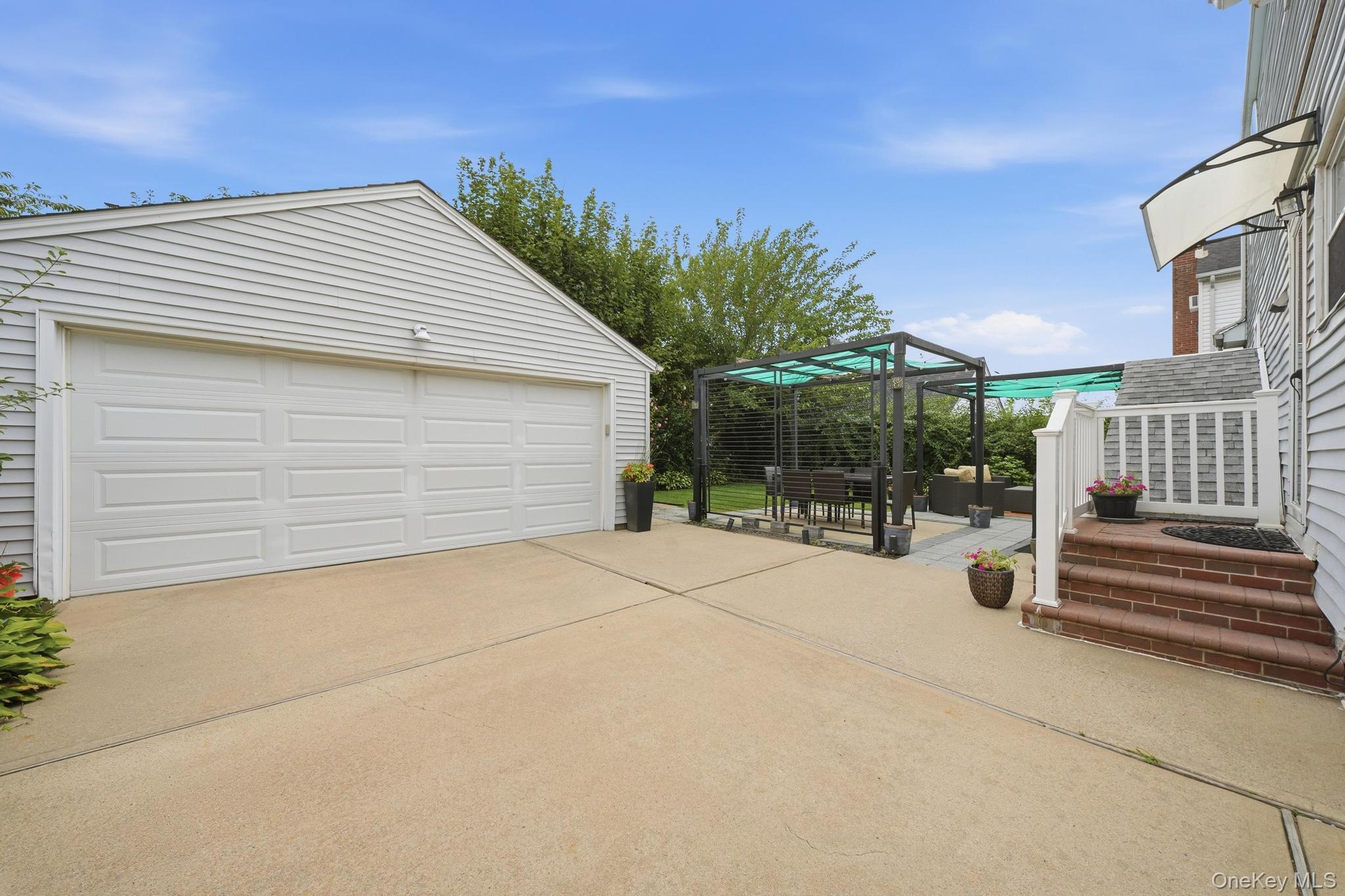 66 Caroline Avenue Property Photo 25