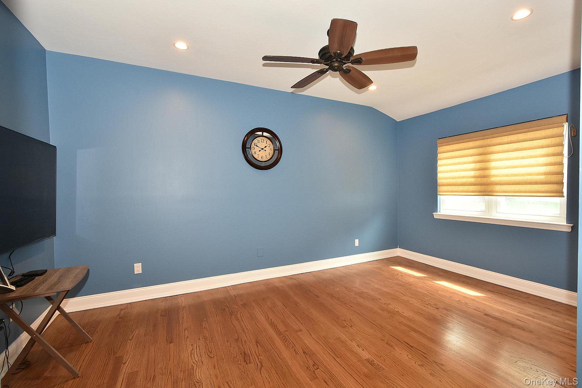 14 Milburn Property Photo 6