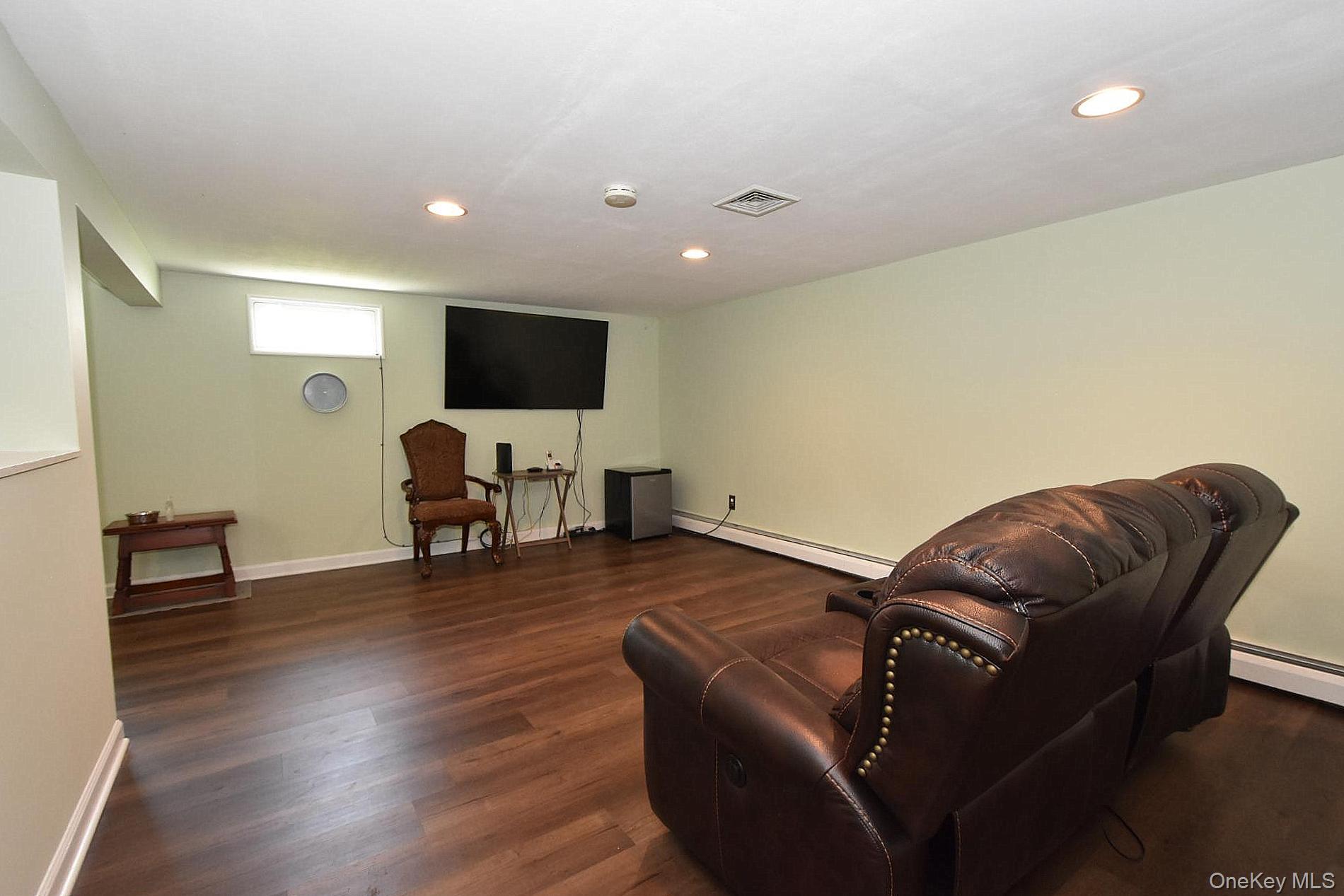 14 Milburn Property Photo 17