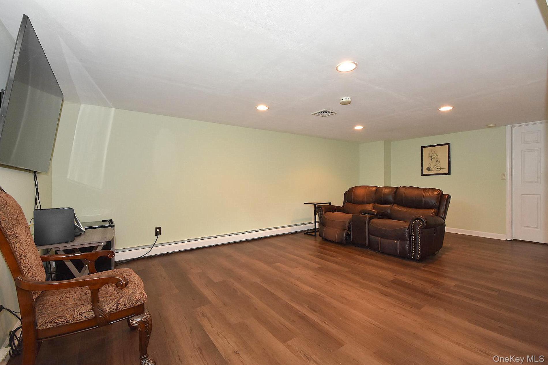 14 Milburn Property Photo 18