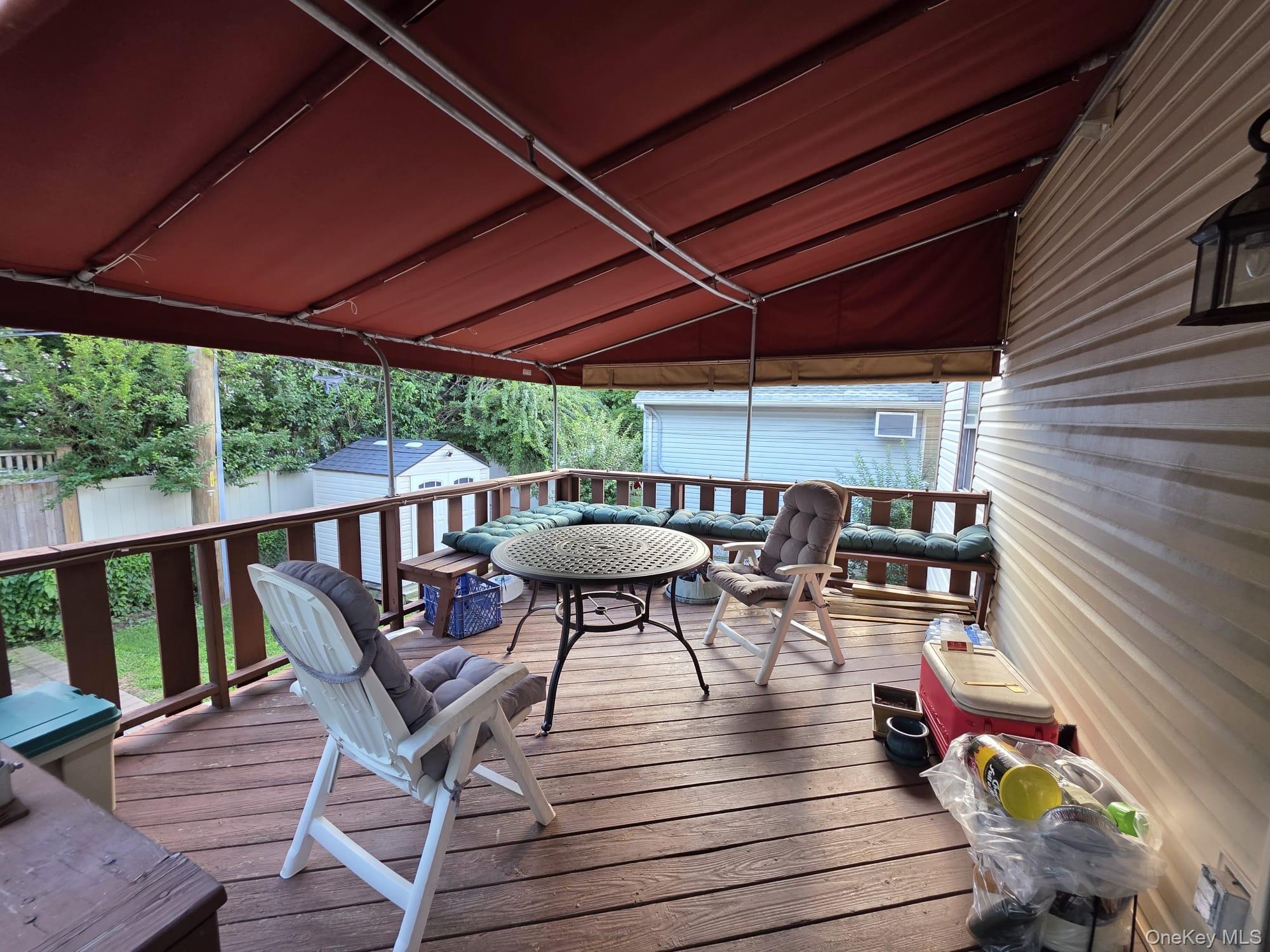 354 E Beech Street Property Photo 5