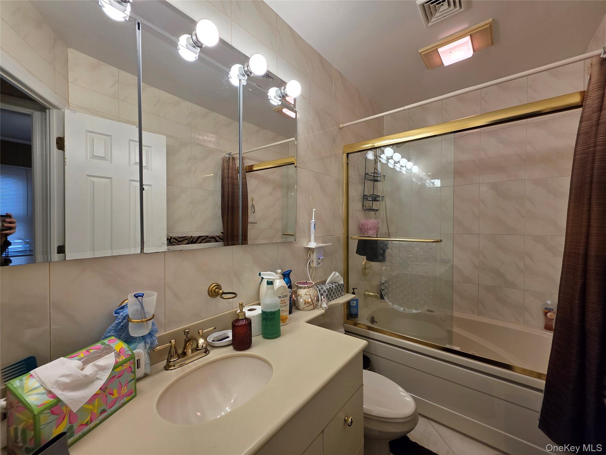 354 E Beech Street Property Photo 14