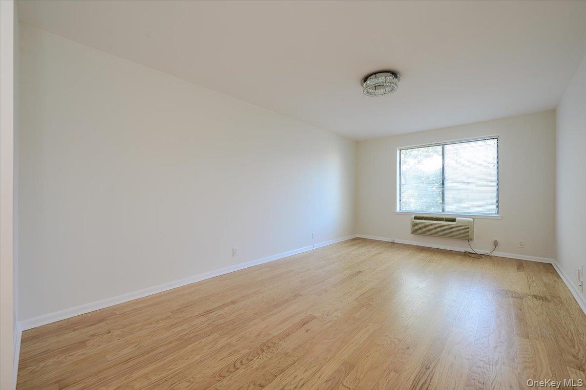 141 Great Neck Road 3f Property Photo 15