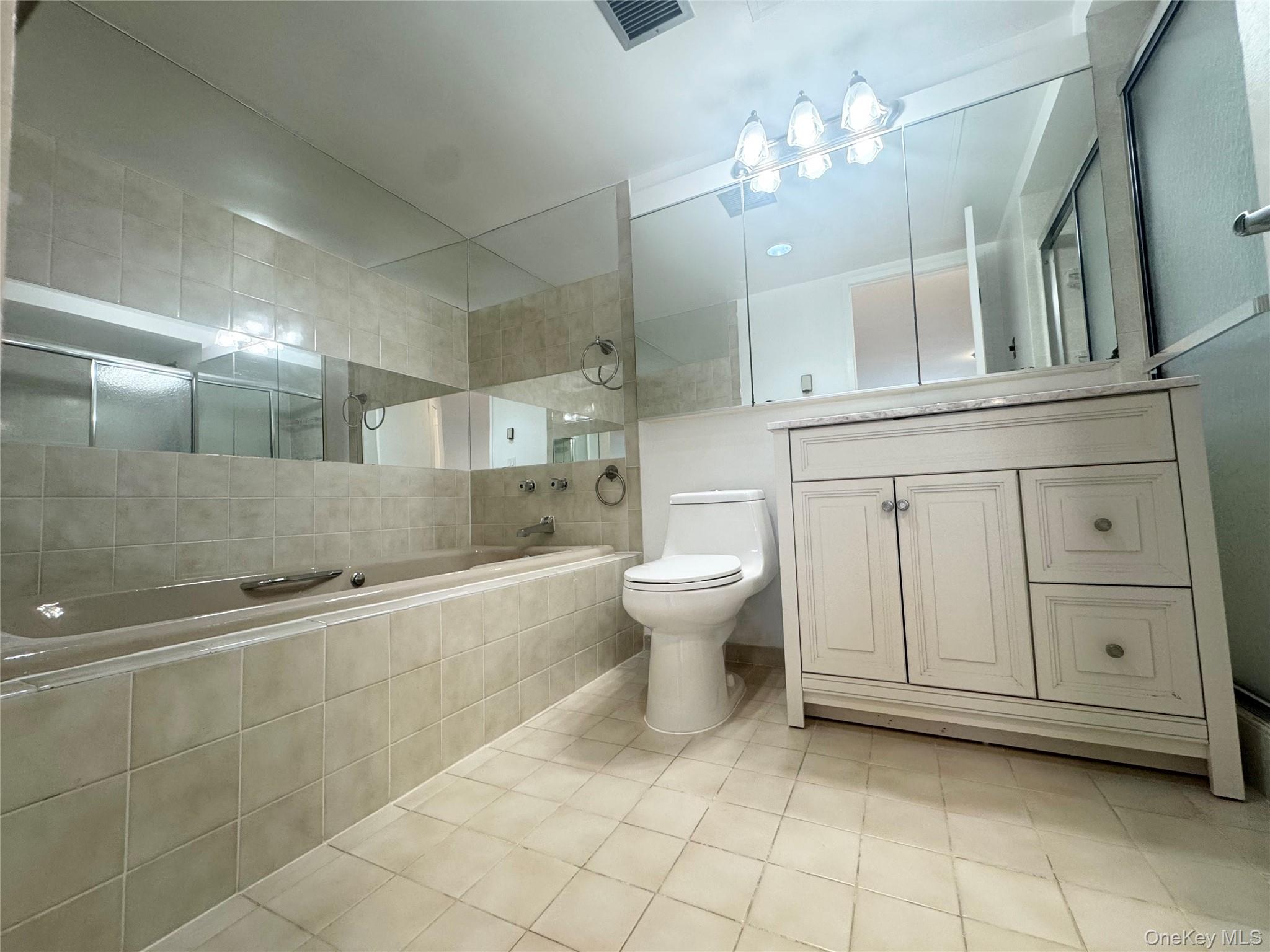 141 Great Neck Road 3f Property Photo 17