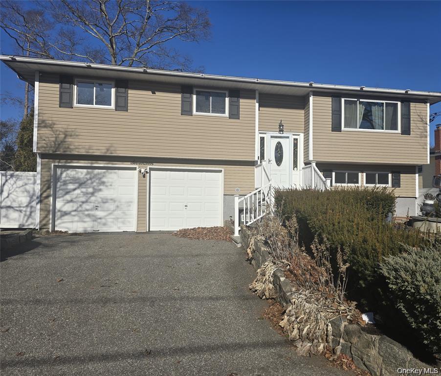 17 Lantern Street Property Photo 1