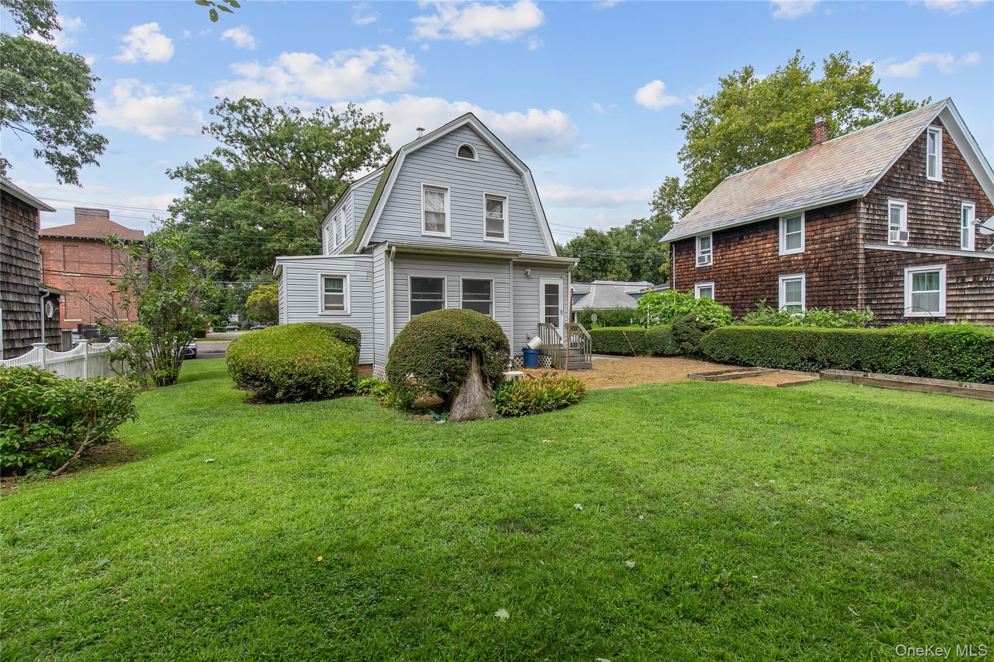 48 Saint Marks Place Property Photo 3