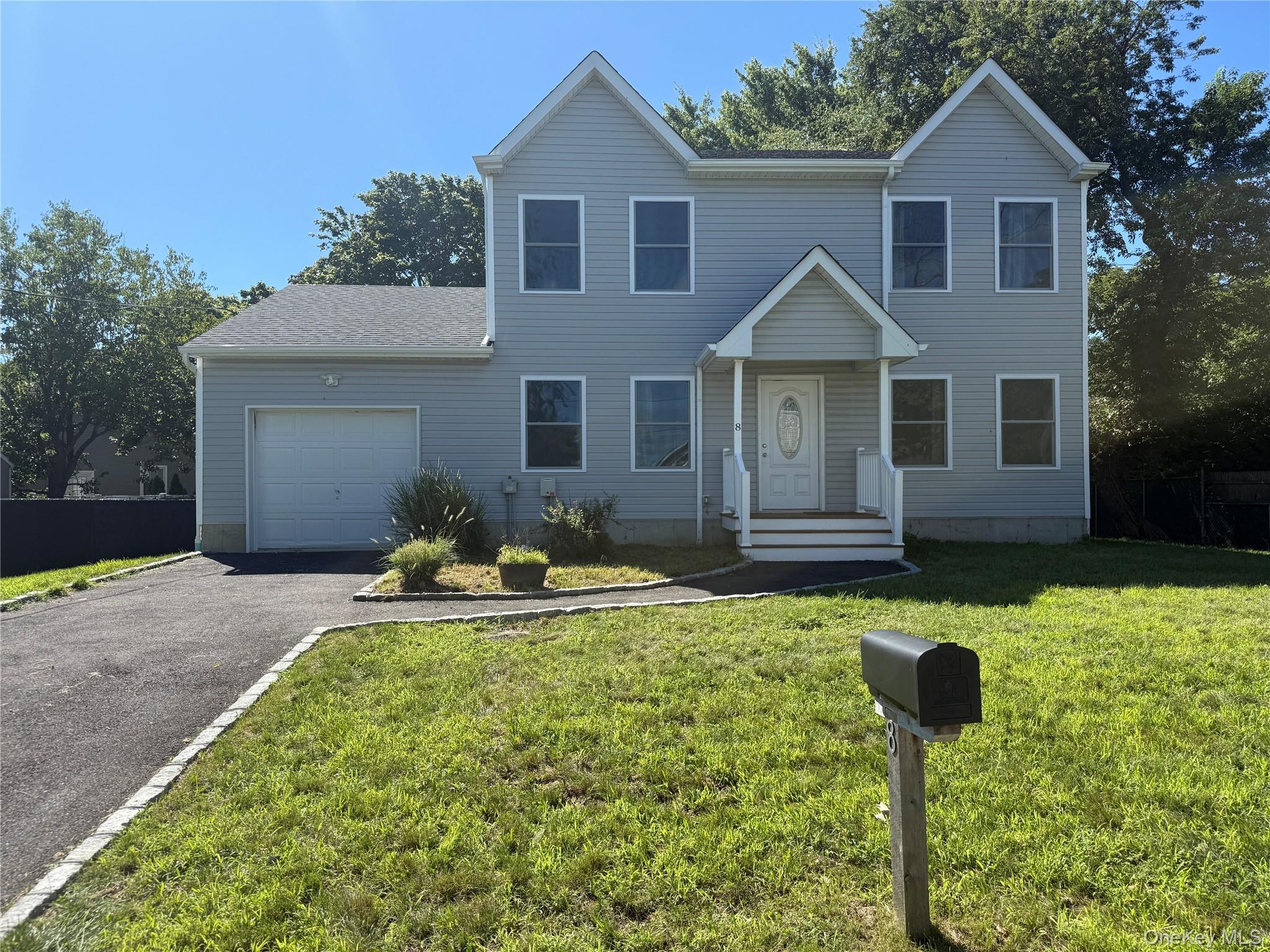 8 W Narcissus Road Property Photo 2