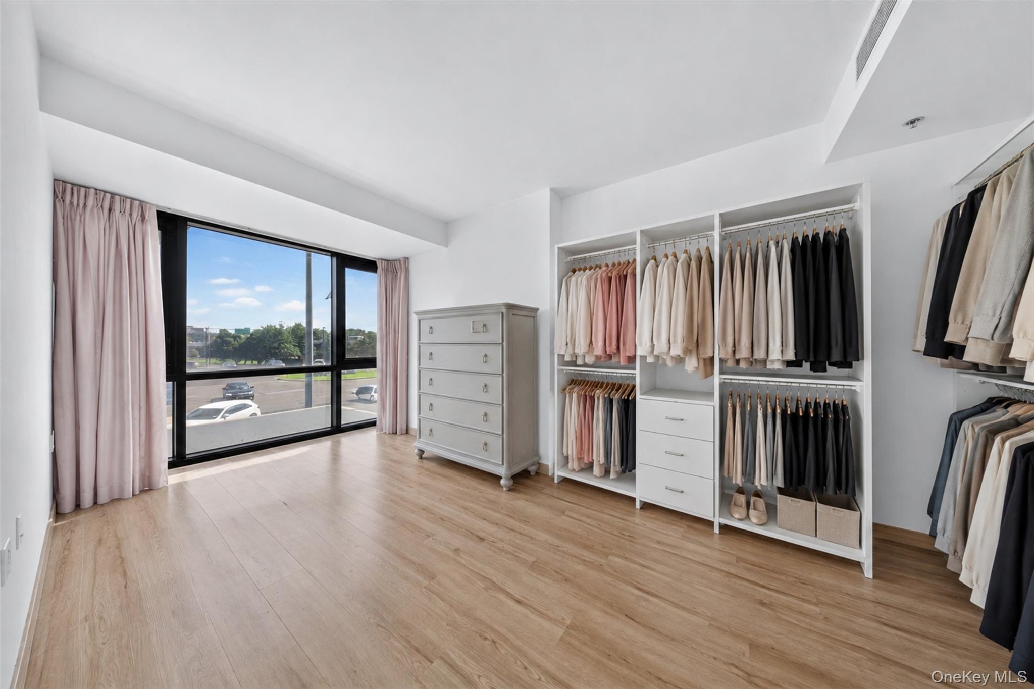 13111 Fowler Avenue 2g Property Photo 15