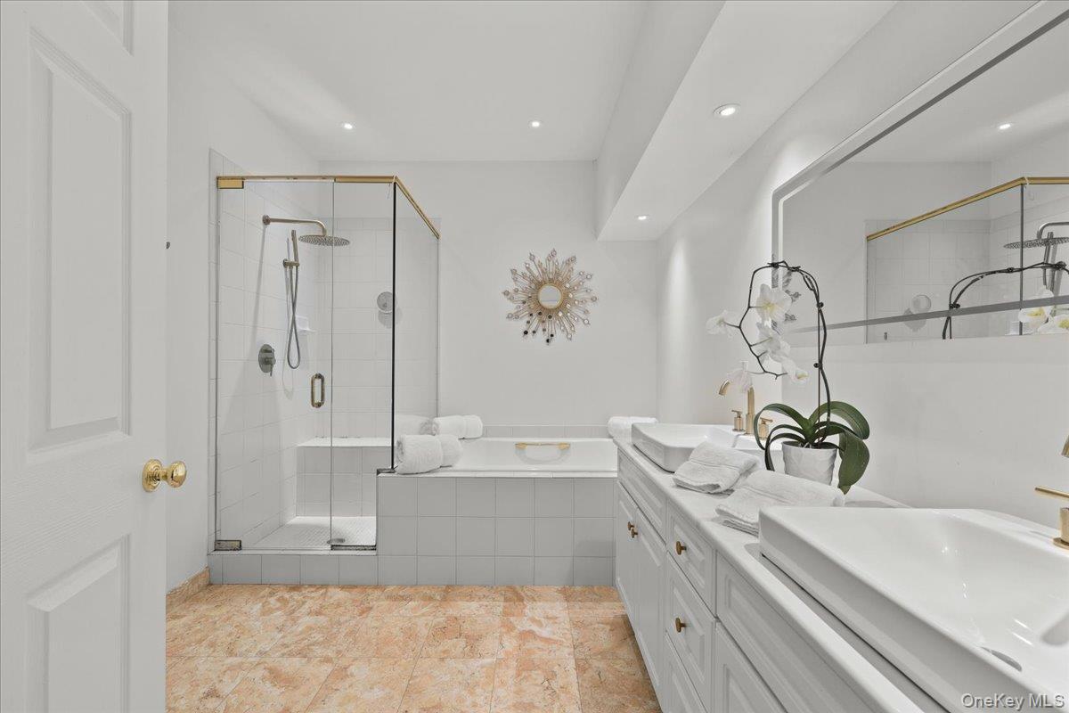 138 Doral Greens Drive Property Photo 11