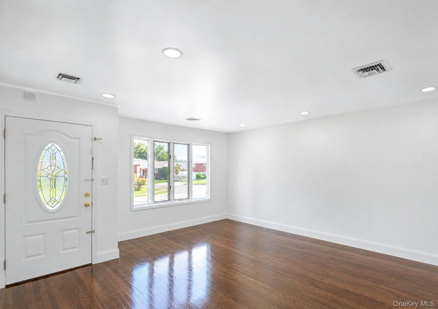 71 6th Street Property Photo 4
