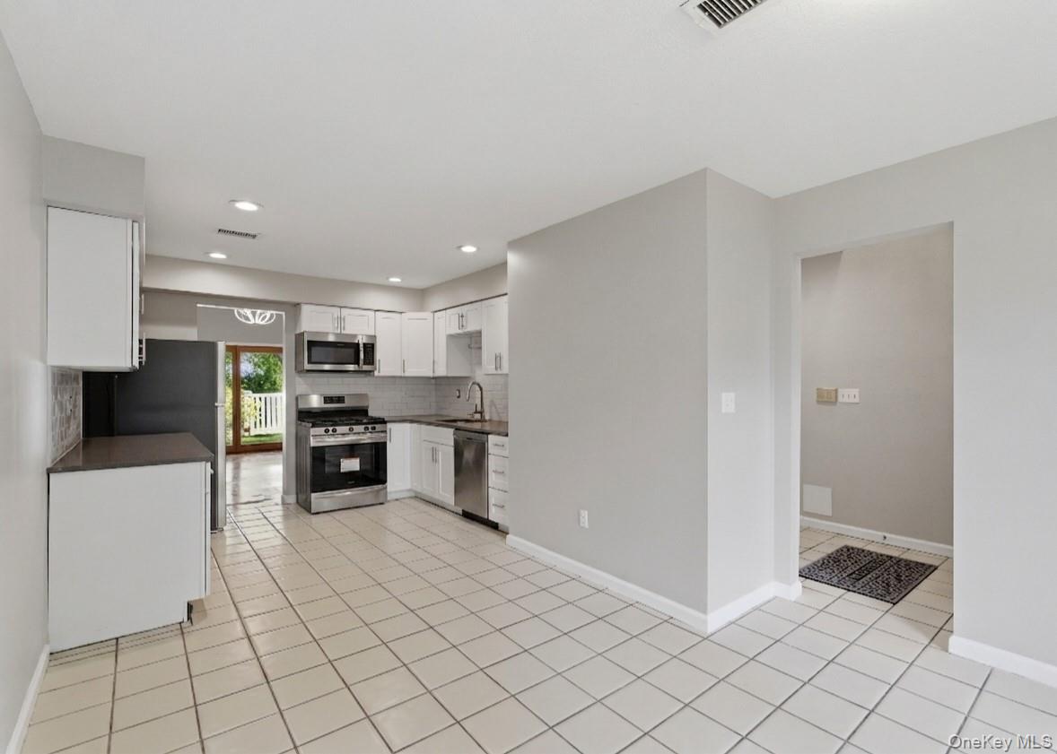 4 Trevor Lake Drive Property Photo 5