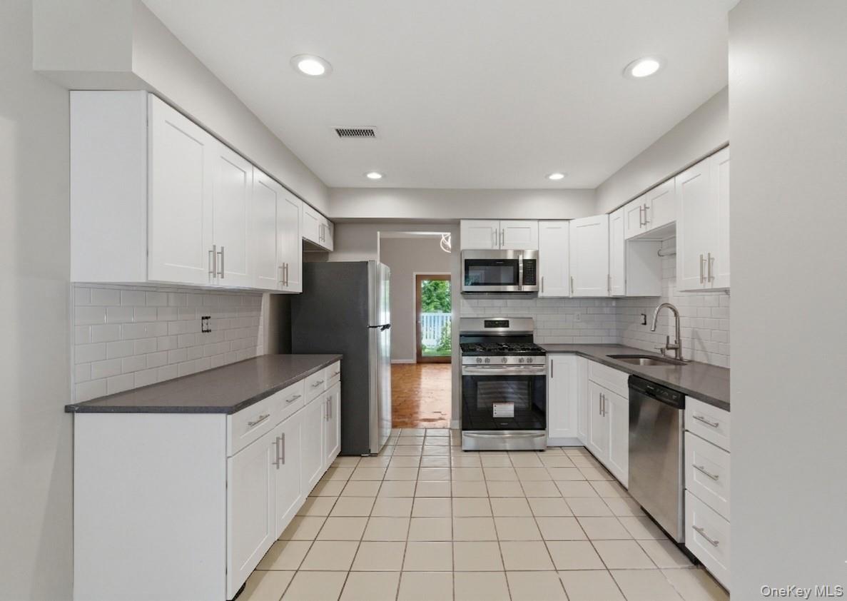 4 Trevor Lake Drive Property Photo 7