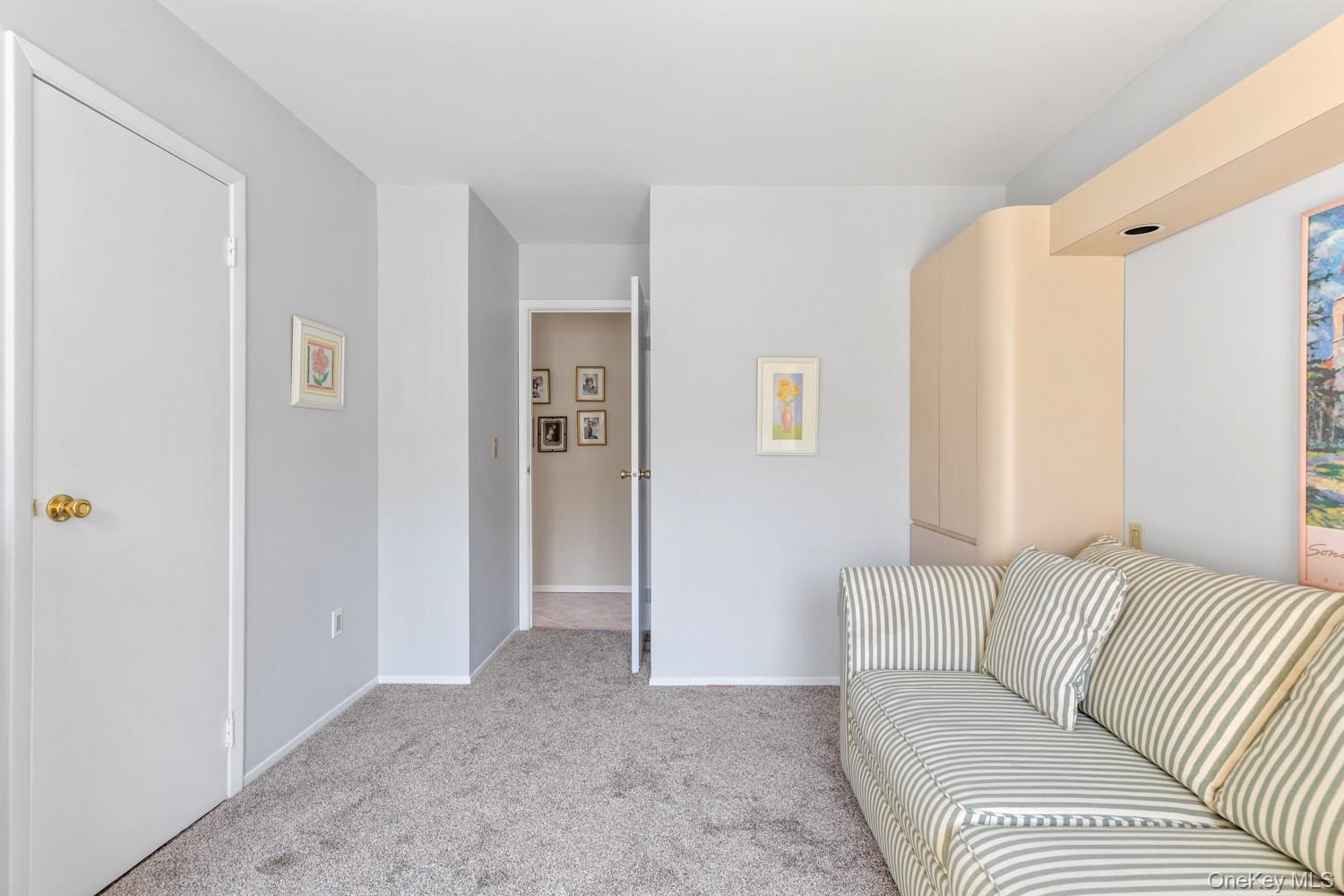 59 S Pond Lane Property Photo 8