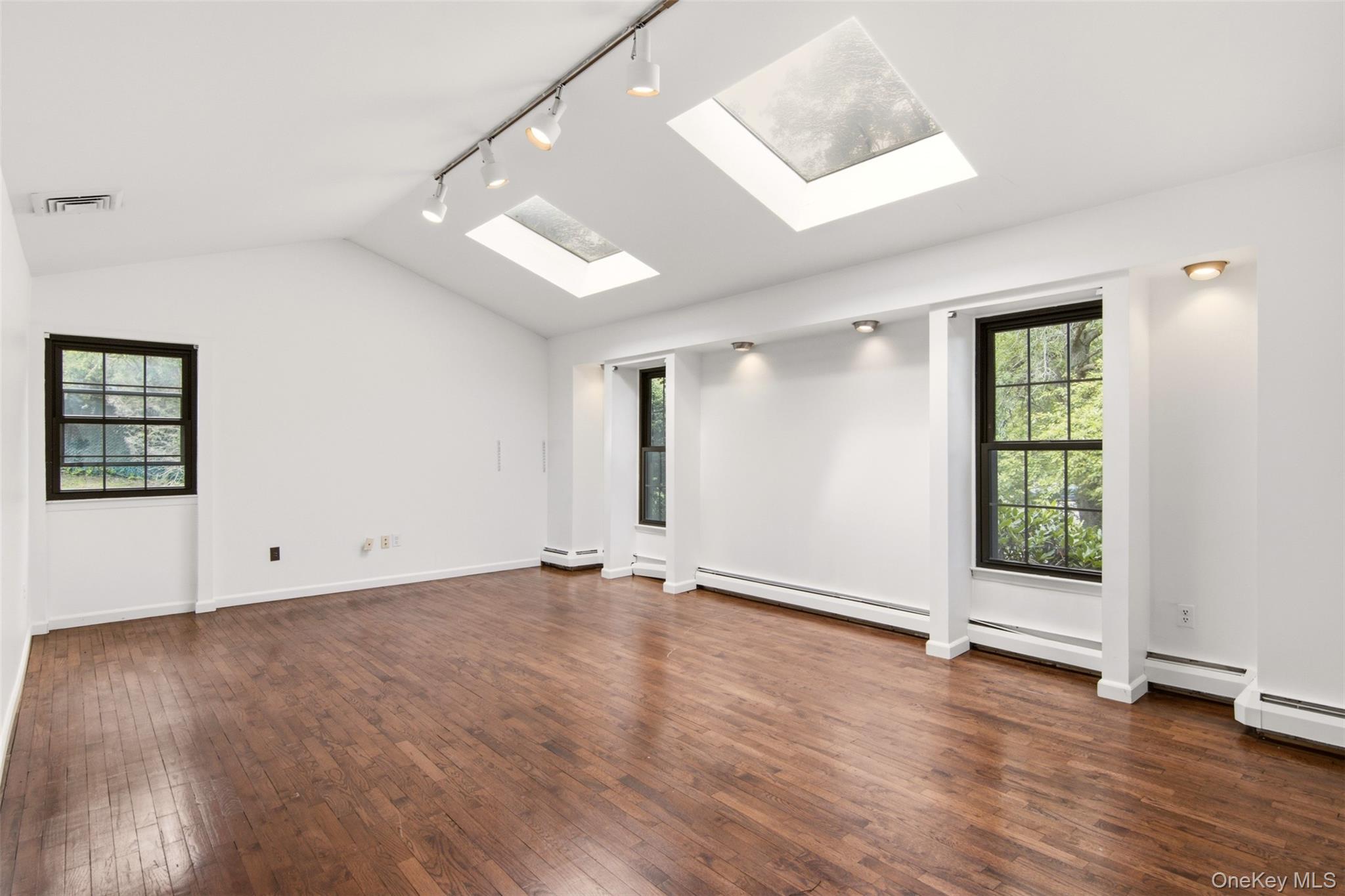 2 Cascade Court Property Photo 7