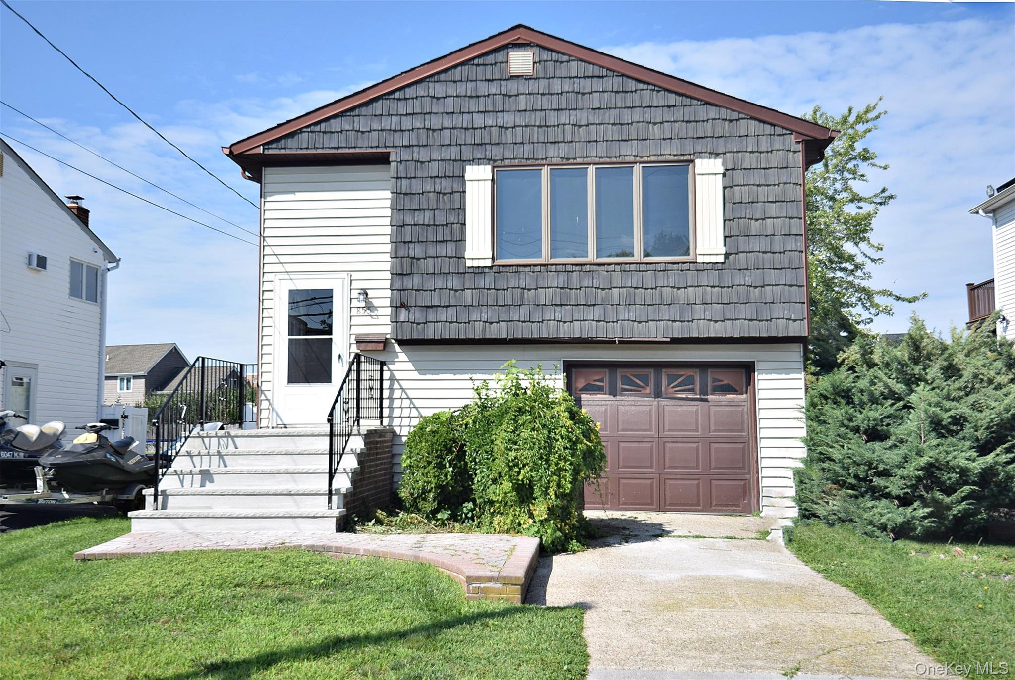 855 Surf Street Property Photo 1