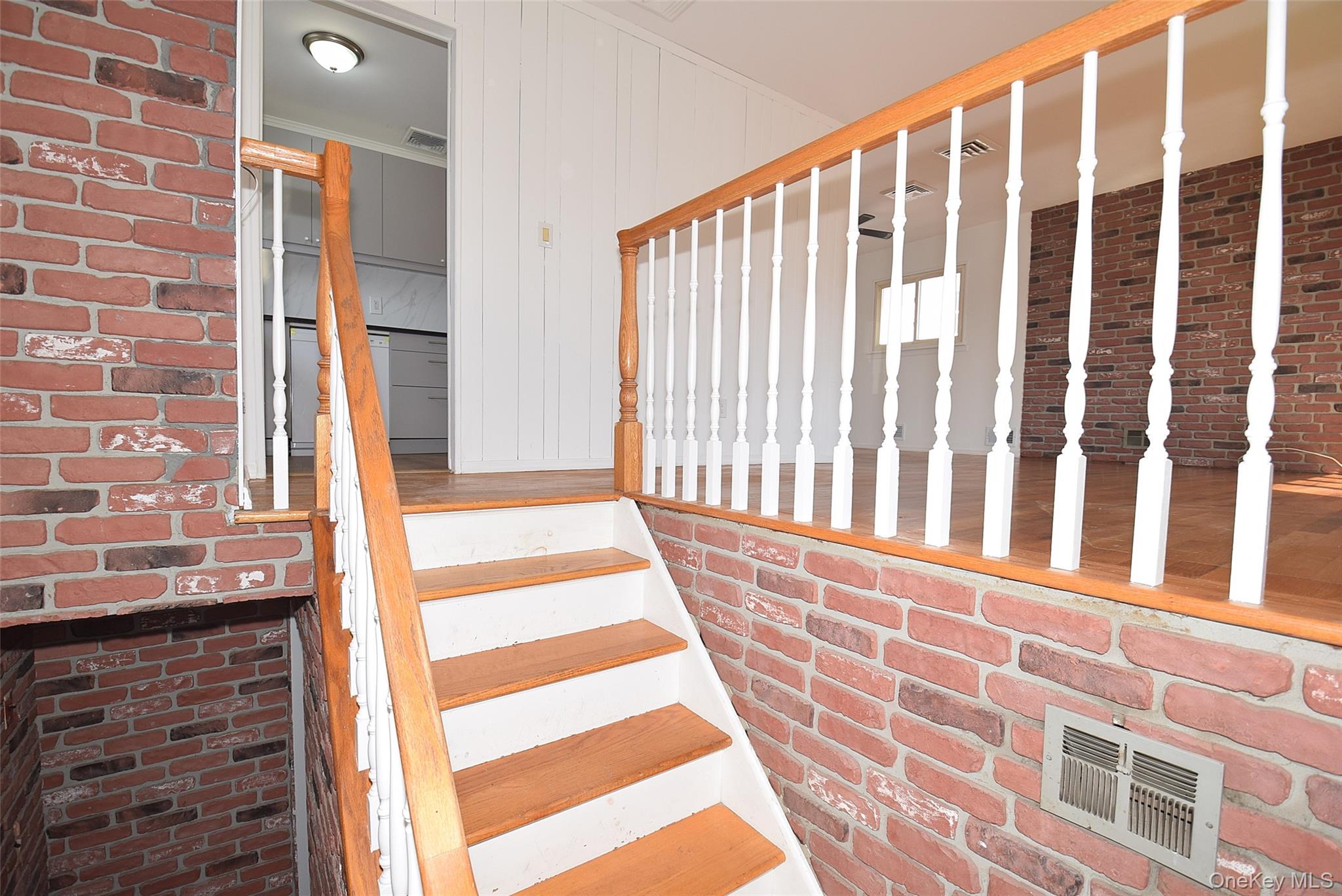 855 Surf Street Property Photo 2