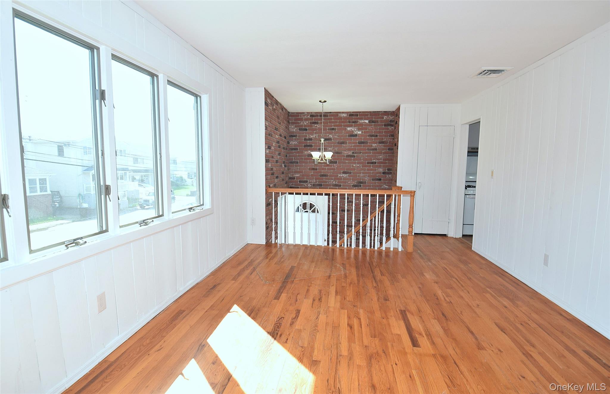 855 Surf Street Property Photo 4