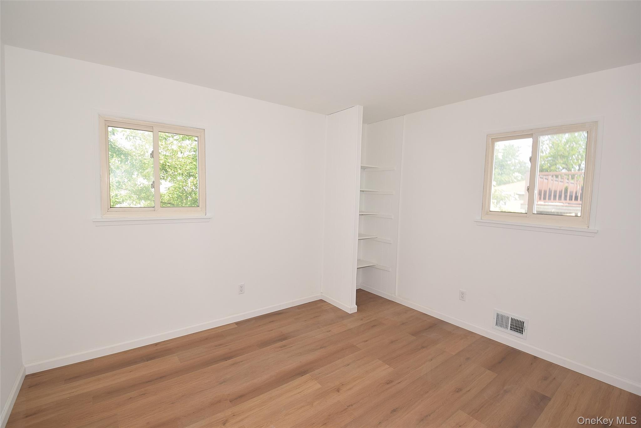 855 Surf Street Property Photo 14